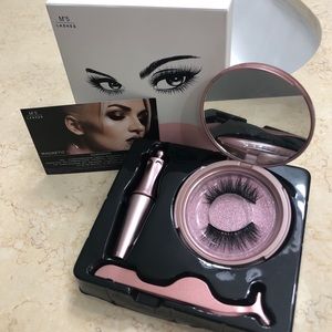 M5 Magnetic Eyelash Kit. NIB Brand new, never used
